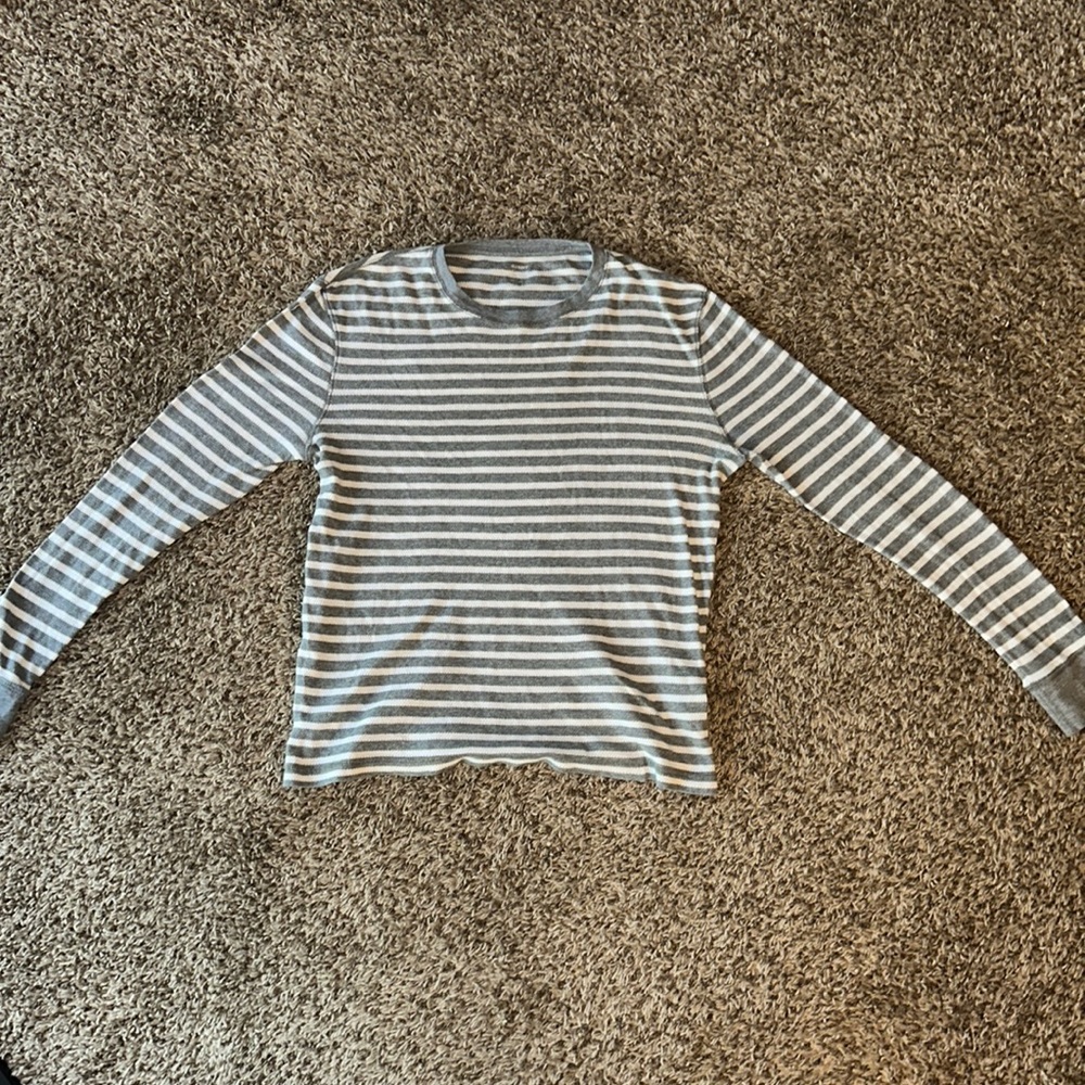 “Old Navy” White and Grey Stripped Long Sleeve T-Shirt
